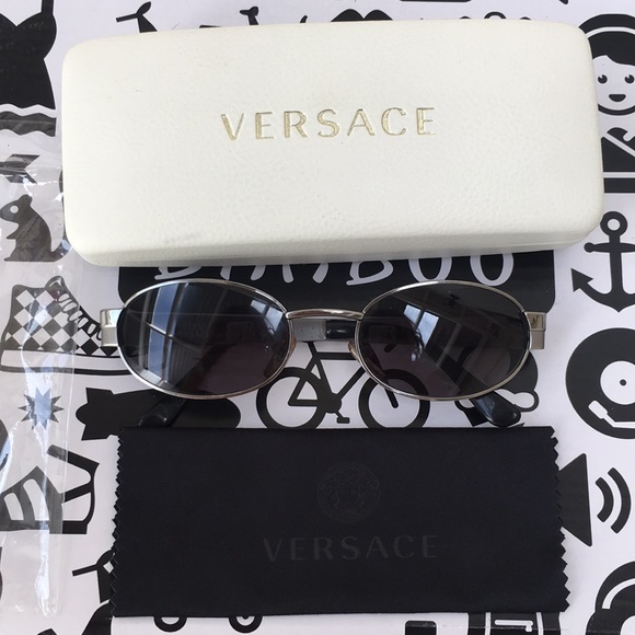 Gianni Versaceのサングラス MOD.X32 COL.029 Gianni Versace 1996 Vintage Black Silver Medusa Metal Sunglasses